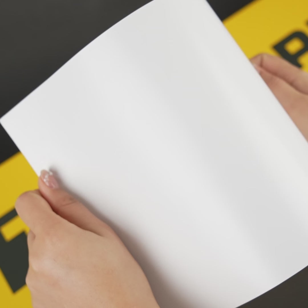 Carica il video: CM02 White